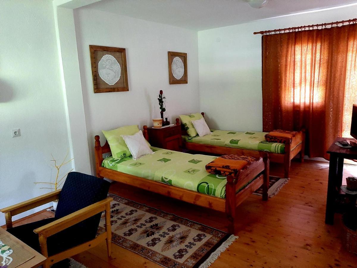 Kosta'S Romantic House Plav Buitenkant foto